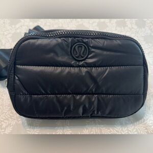 NWT Lululemon Black everywhere Belt Cross body Bag Wunder Puff